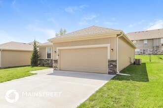 1504 NE Jaclyn Dr in Grain Valley, MO - Building Photo - Building Photo
