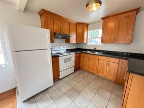 1254 SW 112th St in Seattle, WA - Building Photo - Building Photo