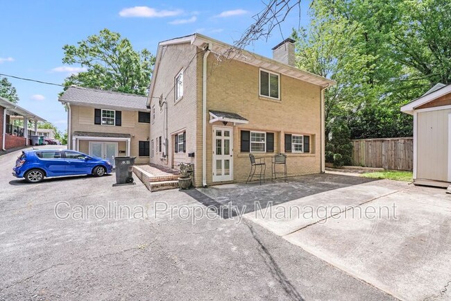 property at 2417 Laburnum Ave