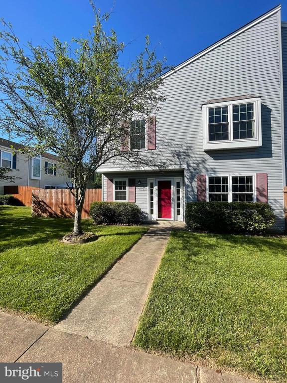 property at 6107 Hoskins Hollow Cir