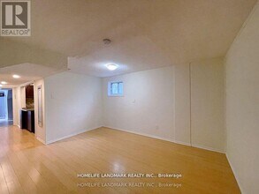 361 Taylor Mills Dr S in Richmond Hill, ON - Building Photo - Building Photo