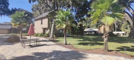 7926 E Shannon Ct in Inverness, FL - Foto de edificio - Building Photo