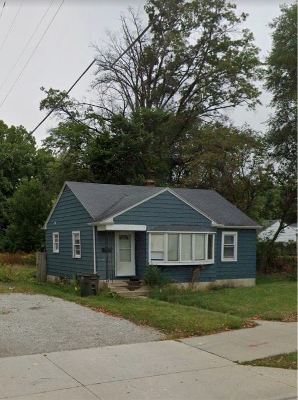 property at 1919 McKinnie Ave