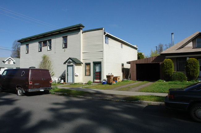 2902 N Cedar St in Spokane, WA - Building Photo - Building Photo