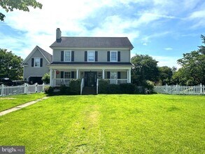 7009 Hickory Hill Rd in Falls Church, VA - Building Photo - Building Photo