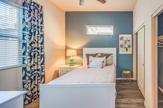 Keller Town Square in Gilbert, AZ - Building Photo - Interior Photo