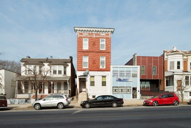 334 E 25th St in Baltimore, MD - Building Photo