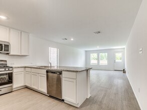 14902 Razorbill Dr in Oklahoma City, OK - Building Photo - Building Photo