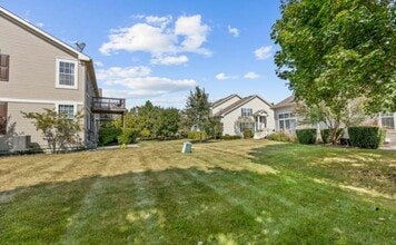 1972 Fountain Grass Cir in Bartlett, IL - Building Photo - Building Photo