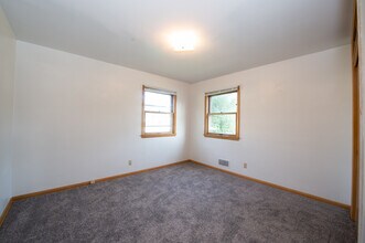 3061 S 72nd St, Unit # 3 in West Allis, WI - Foto de edificio - Building Photo