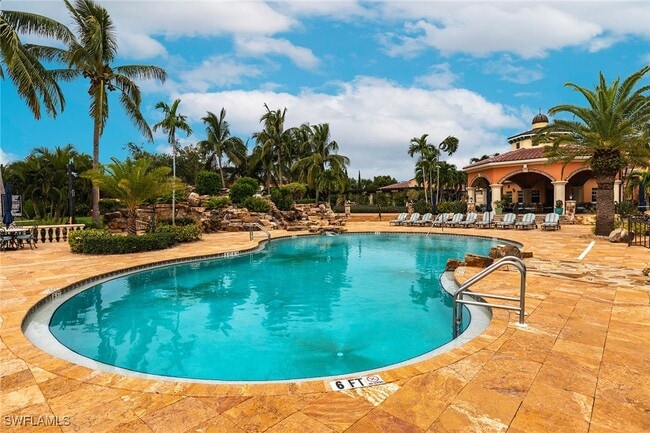 property at 8598 Via Lungomare Cir