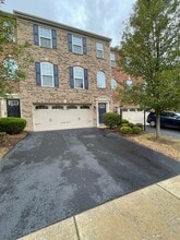 938 Bell Dr in Wexford, PA - Building Photo - Building Photo