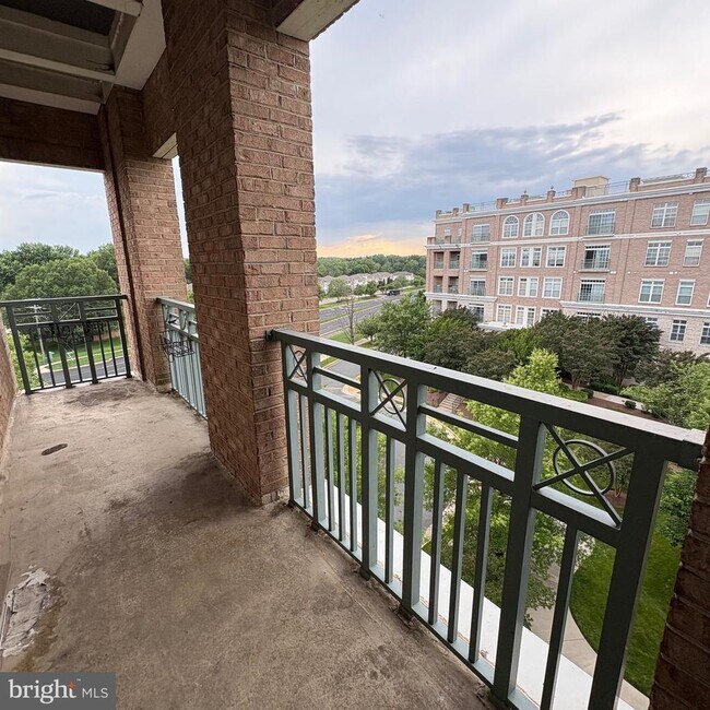 810 Belmont Bay Dr in Woodbridge, VA - Building Photo - Building Photo