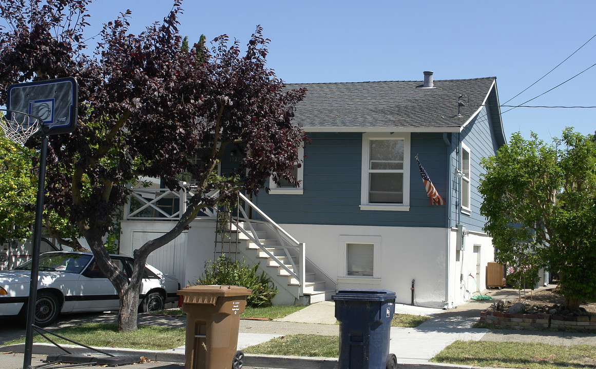 1927 Castro St in Martinez, CA - Building Photo