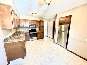 11055 Riverbend Ct E in Perrysburg, OH - Foto de edificio - Building Photo