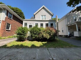 16 Asbury St in Rochester, NY - Building Photo
