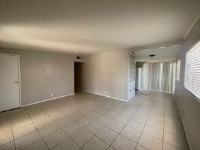 1844 Golden Arrow Dr in Las Vegas, NV - Building Photo - Building Photo