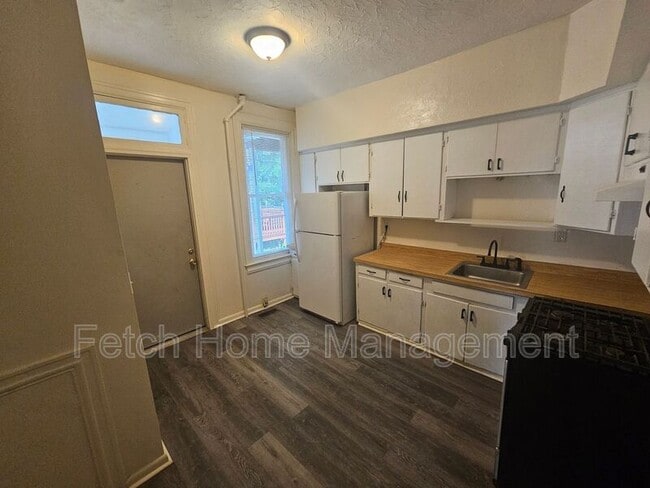 property at 569 W Philadelphia St