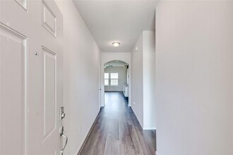 107 Reagor Dr in Taylor, TX - Building Photo - Building Photo