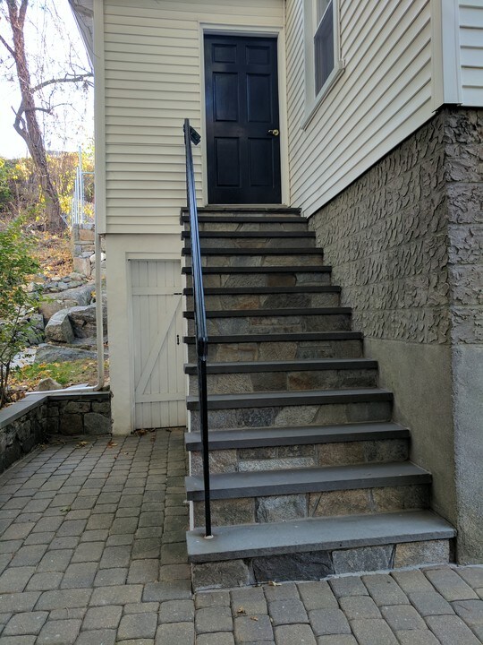 18 Booth Pl in Greenwich, CT - Building Photo