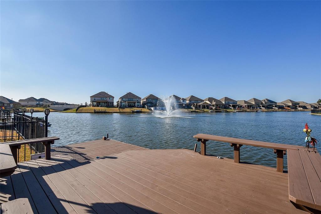 3735 Lake Bend Shore Dr in Spring, TX - Foto de edificio