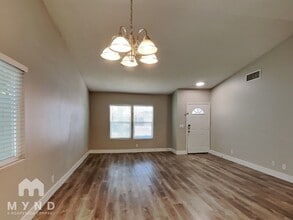 4423 Honeycomb Dr in Las Vegas, NV - Building Photo - Building Photo