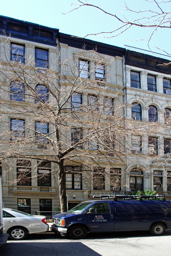68 W 82nd St in New York, NY - Foto de edificio - Building Photo