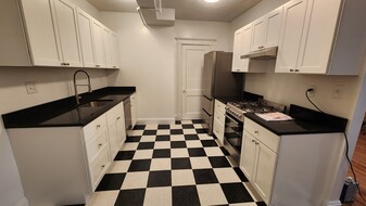 120 Brainerd Rd, Unit 1 Apartamentos