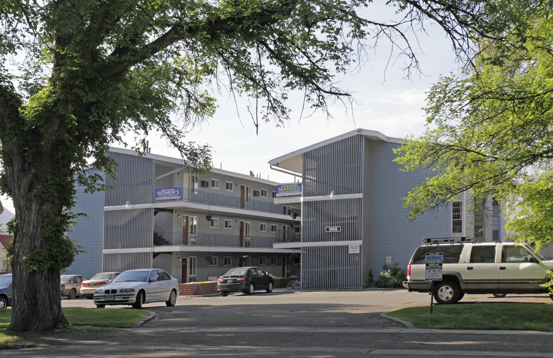 Alpine Court Apartments in Provo, UT - Building Photo