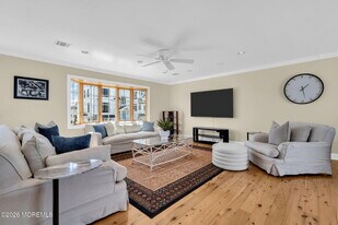 326 Cutter Ln in Mantoloking, NJ - Building Photo