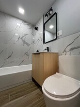 117 Wade St, Unit 2E in Jersey City, NJ - Building Photo - Building Photo