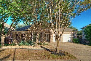 7216 Via Correto Dr in Austin, TX - Building Photo