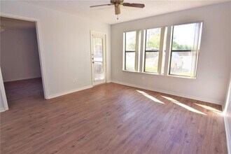 4021 Crockers Lake Blvd in Sarasota, FL - Building Photo - Building Photo