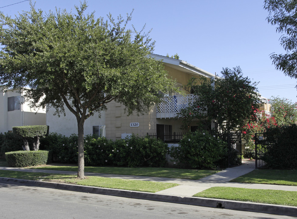 1320 Burwood St in La Habra, CA - Building Photo