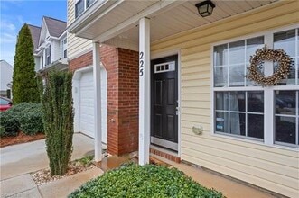 225 Blue Robin Way in Greensboro, NC - Building Photo - Building Photo