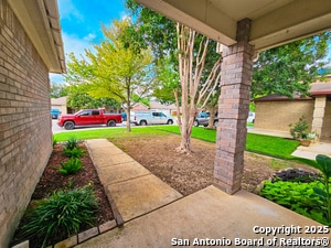 10706 Shaenpath in San Antonio, TX - Foto de edificio - Building Photo