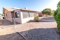 1210 E Tacoma St in Sierra Vista, AZ - Foto de edificio - Building Photo