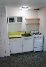 583 Gay St in Westwood, MA - Building Photo - Building Photo