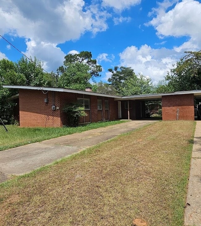 property at 2006 S Flintlock Dr