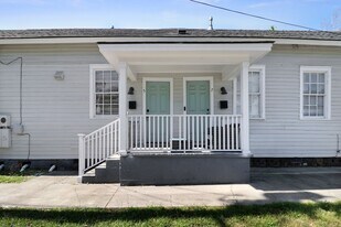 7 Pearl St in Savannah, GA - Building Photo