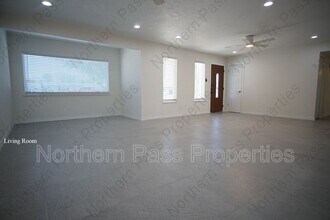 4573 Bobolink Way in El Paso, TX - Building Photo - Building Photo
