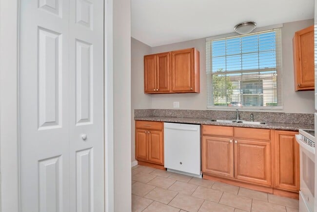 108 Clocktower Dr in Brandon, FL - Building Photo - Building Photo