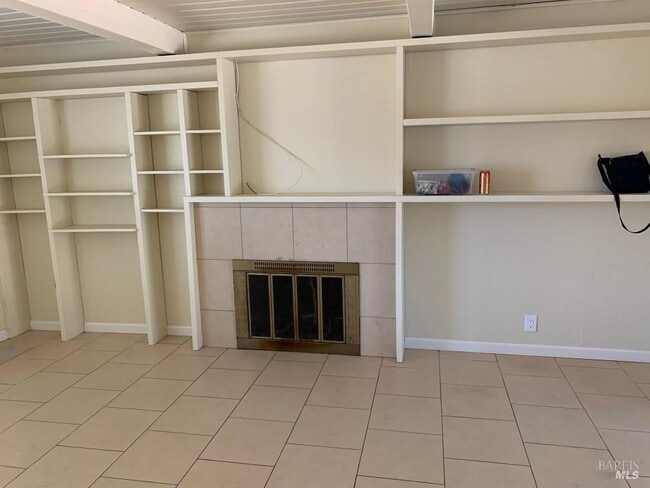 732 Georgia Way in Fairfield, CA - Building Photo - Building Photo