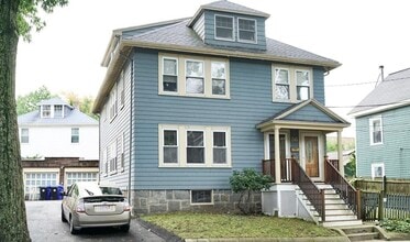 33 Ackers Ave, Unit 2 in Brookline, MA - Building Photo - Building Photo