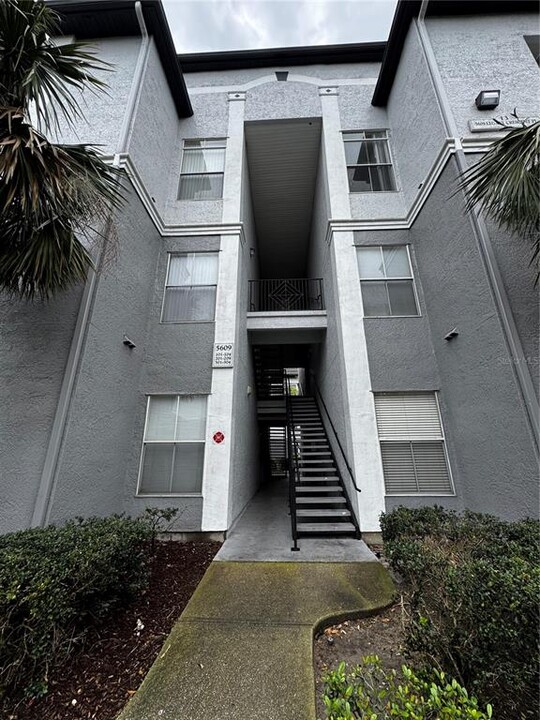 5609 Legacy Crescent Pl in Riverview, FL - Building Photo