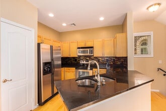 5708 S 21st Terrace in Phoenix, AZ - Building Photo - Building Photo