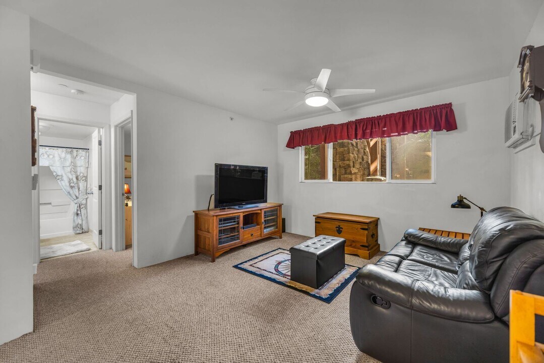 35 Katie Ln in Lahaina, HI - Building Photo