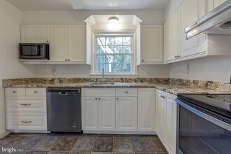 6116 Swansea St in Bethesda, MD - Building Photo - Building Photo