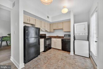1209 N Pitt St in Alexandria, VA - Building Photo - Building Photo