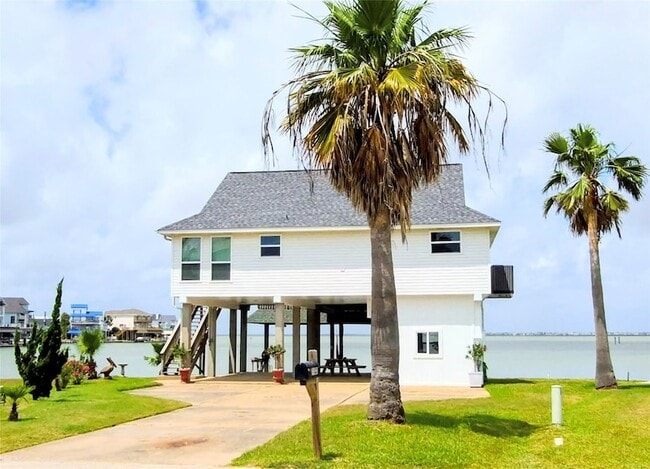 property at 1122 Makatea St